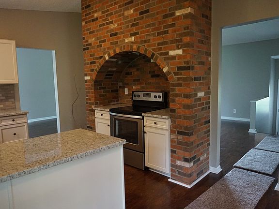 3rd image of 9830 Nixon St