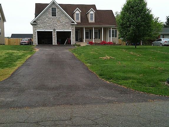 2nd image of 1006 Julian Dr