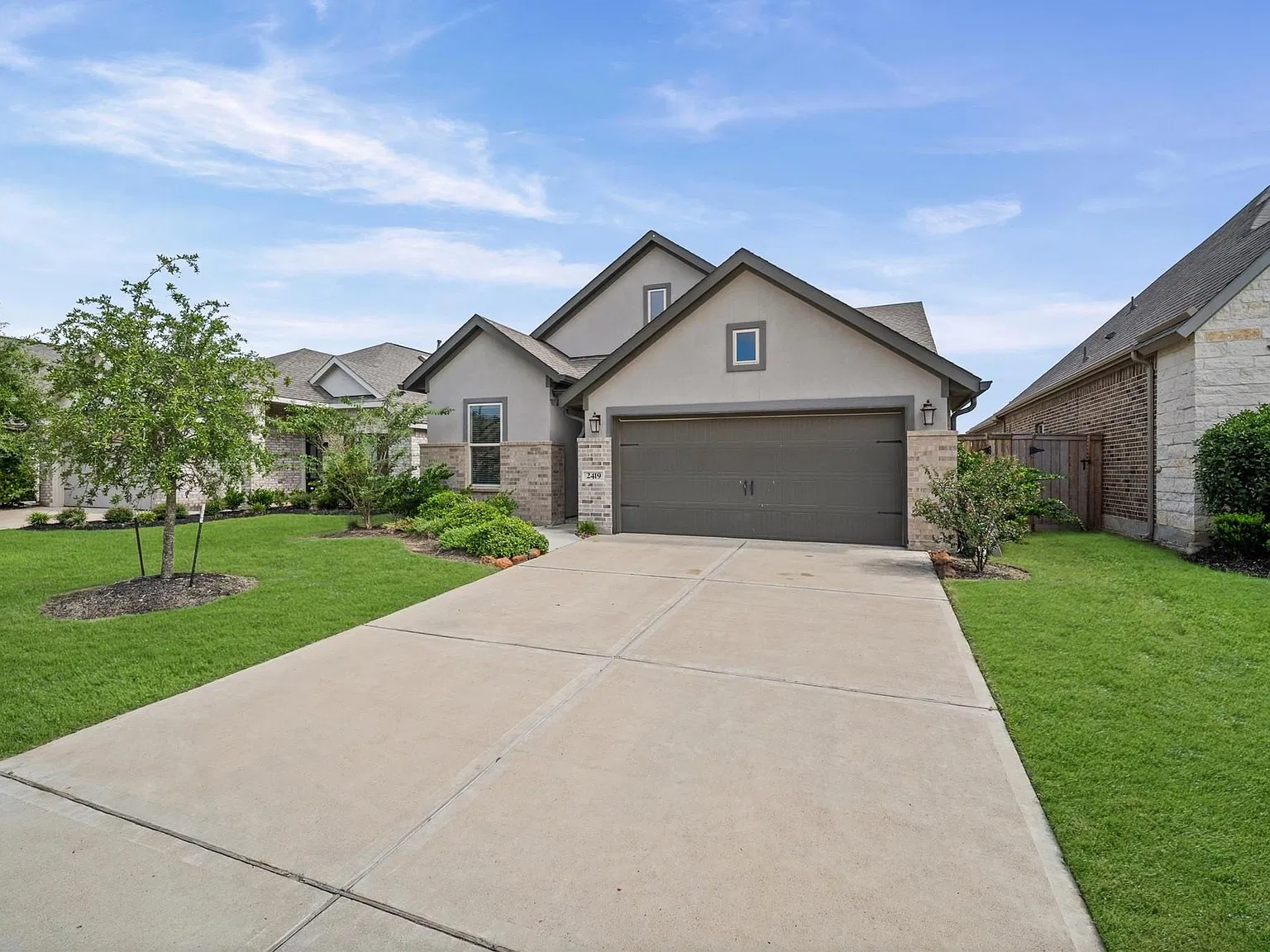 3 bed, 2.0 bath, 1787 sqft, $2,450 — Photo 2