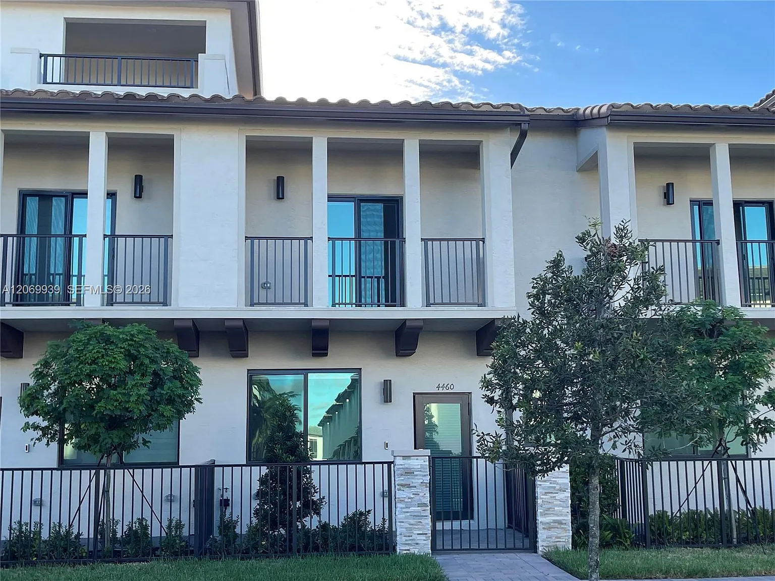 Downtown Doral South Phas — Photo 1