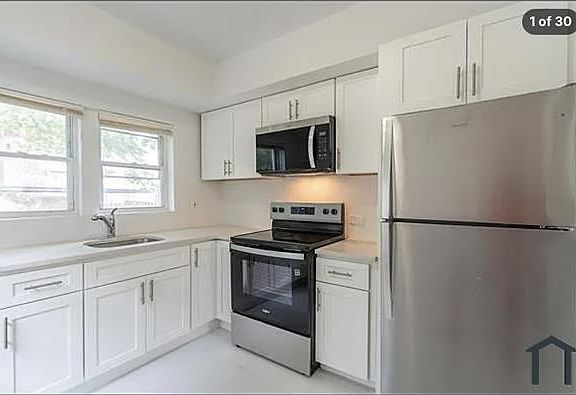 3rd image of 1514 S Lecount St