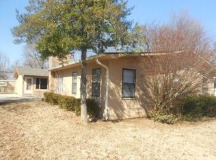2705 S Stewart Ave, Springfield, MO 65804