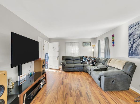 rapid-city-south-dakota-218888852 picture