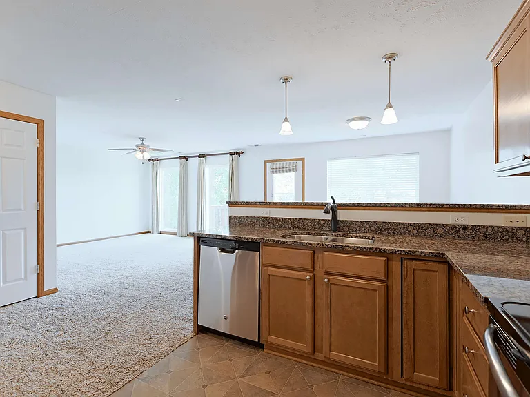 730 Norwood Dr — Photo 7
