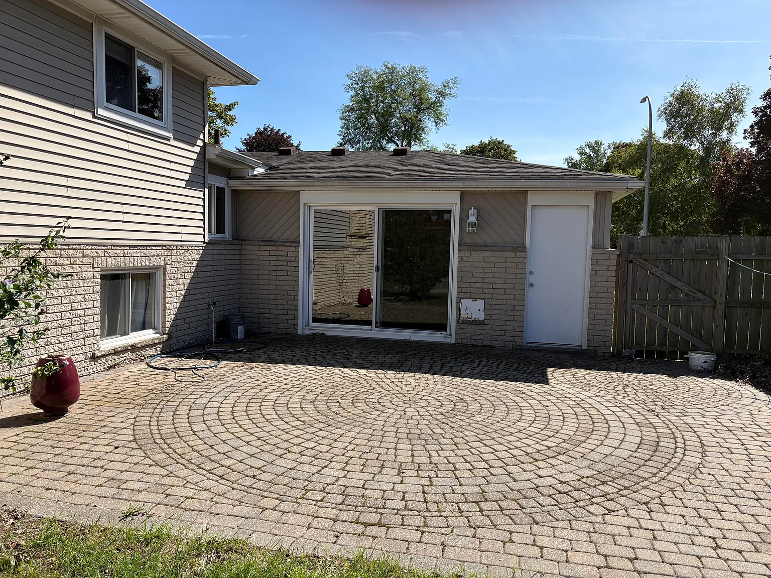 4 bed, 2.0 bath, 1558 sqft, $1,950 — Photo 3