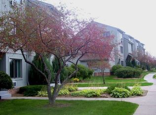 5547 Golfview Ct, Acme, MI 49610
