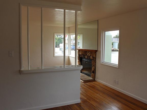 4th image of 524 Miramar Dr