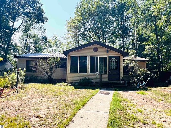 2nd image of 9401 House Trl