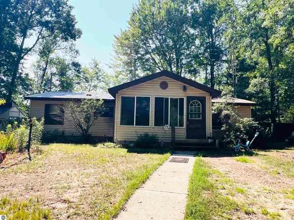 9401 House Trl, Marion, MI 49665