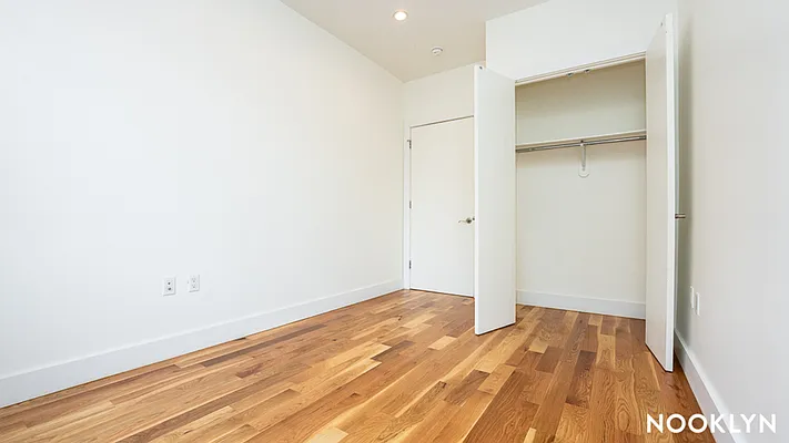 Rented by Nooklyn NYC LLC | media 22