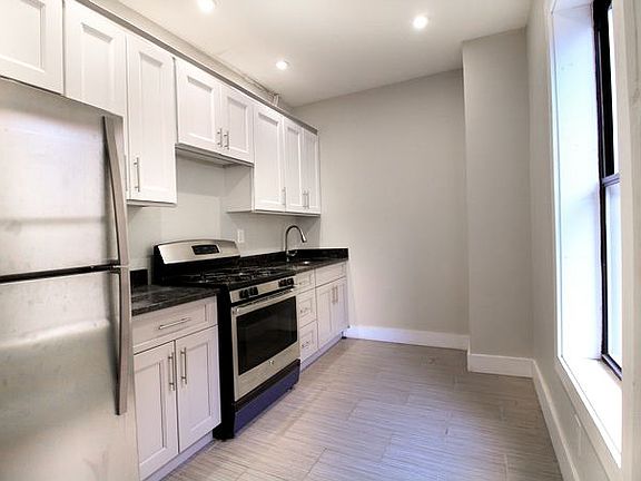 2nd image of 340 Roebling St APT 2B