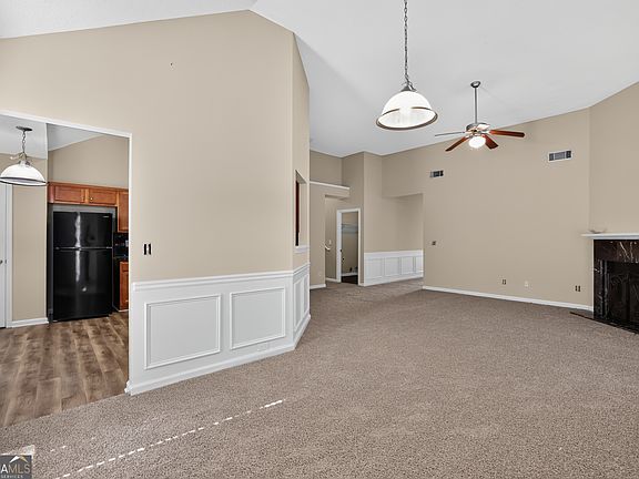 4th image of 2257 Creel Rd