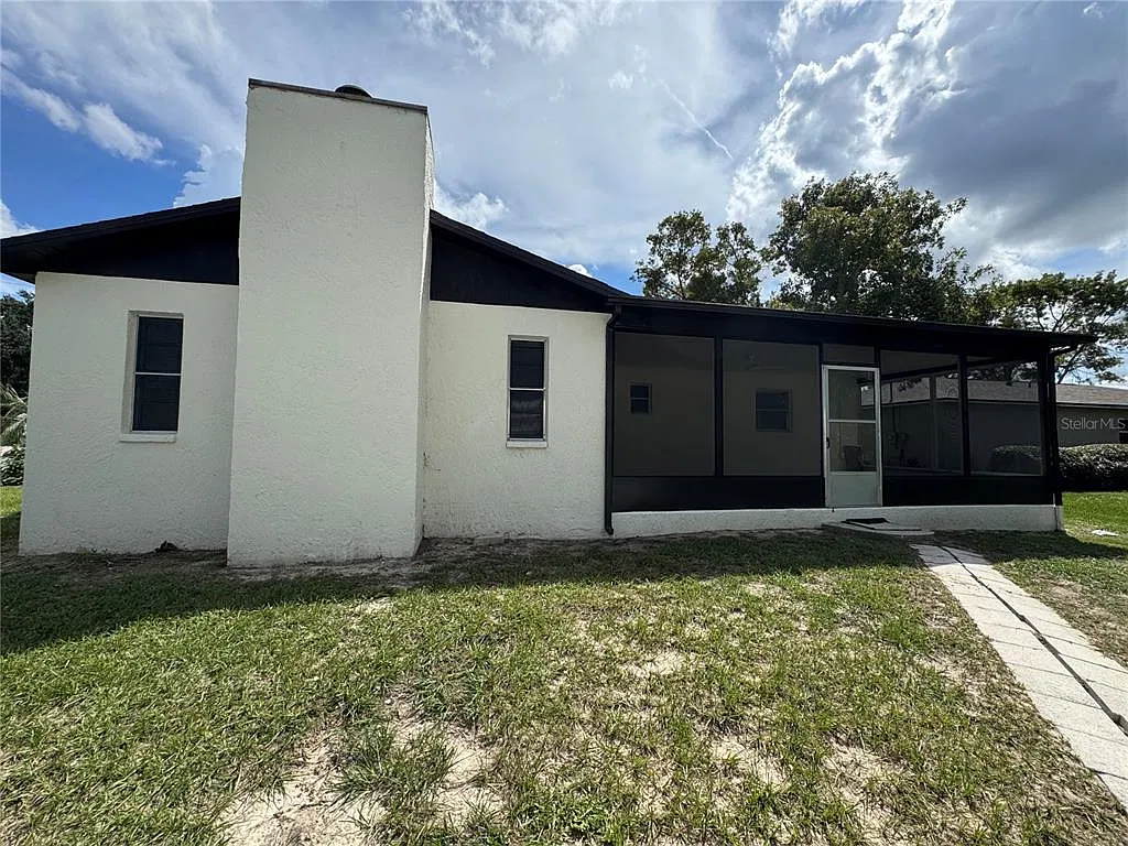 2 bed, 2.0 bath, 1281 sqft, $1,900 — Photo 3