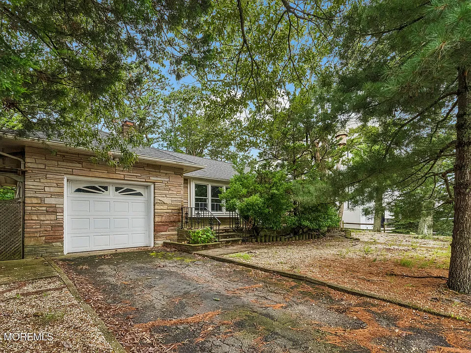 297 Cambourne Dr