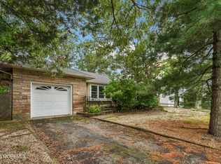 297 Cambourne Dr, Toms River, NJ 08753