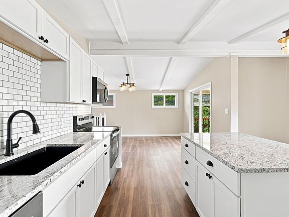 4th image of 3116 Oak Shores Rd
