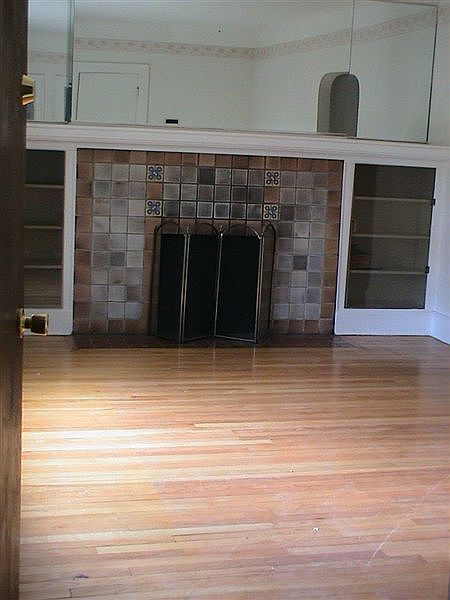 3514 Buckingham fireplace 2011