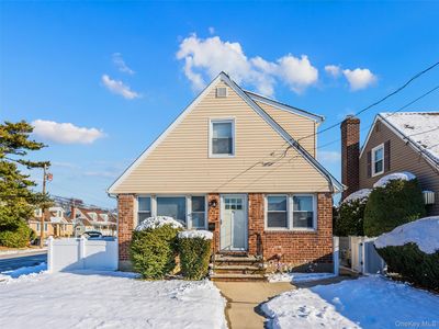 94 Sheridan Boulevard, Mineola, NY, 11501