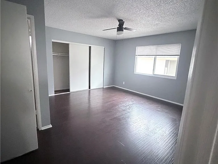 2559 Yorkshire Way — Photo 10