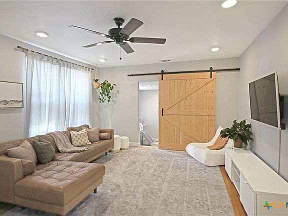 4th image of 315 Winburn Ave
