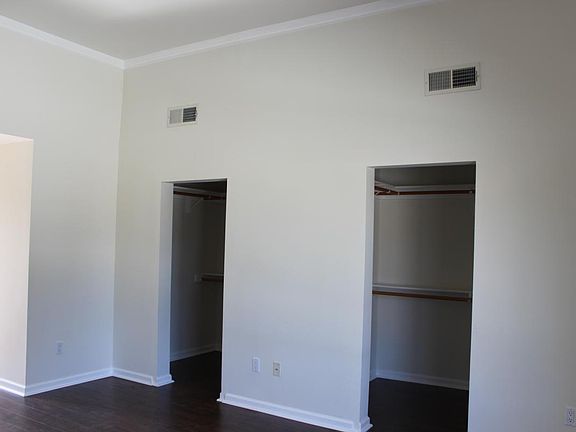 2nd image of 18644 Clark St Unit 3
