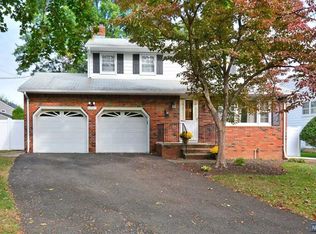 40-07 Marie Ct, Fair Lawn, NJ 07410