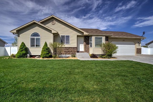 1st image of 3093 N Wildflower Dr