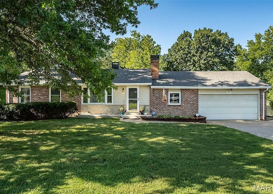 1st image of 304 Essen Ln