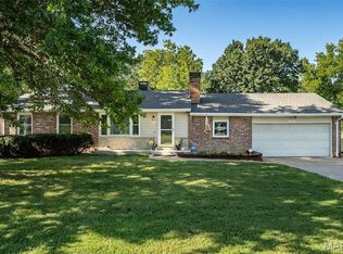 304 Essen Ln, Ballwin, MO 63021