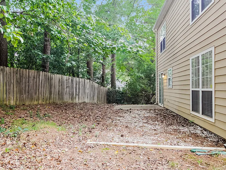 2320 Kissing Tree Ln SE — Photo 16