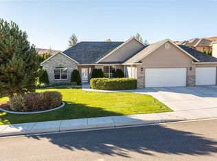 523 Lodi Loop, Richland, WA 99352