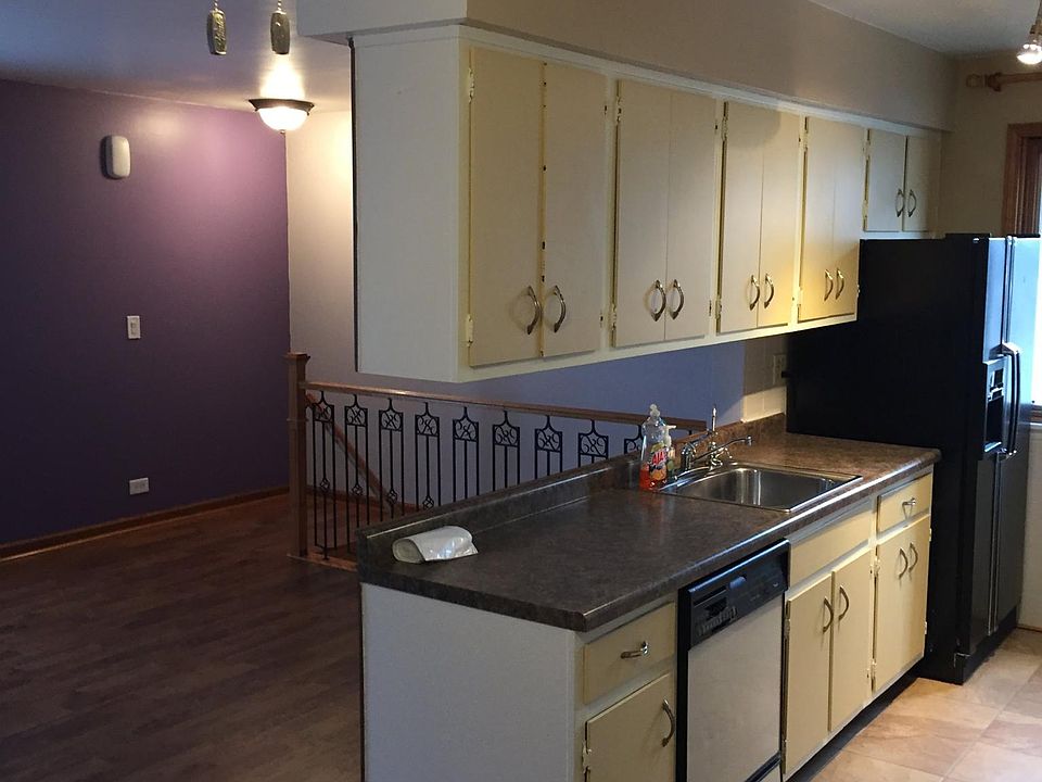 1st image of 1206 Cove Dr #225-D