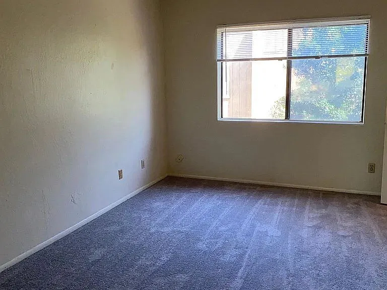 2621 E Harvard St #2 — Photo 8