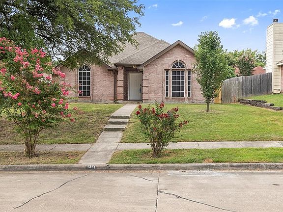2nd image of 1324 Riverview Ln