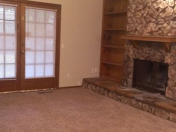 2nd image of 504 SW 93rd St #3422154