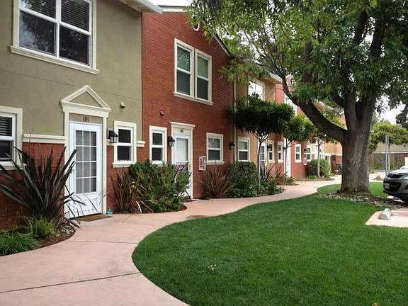 3rd image of 875 Carlisle Way