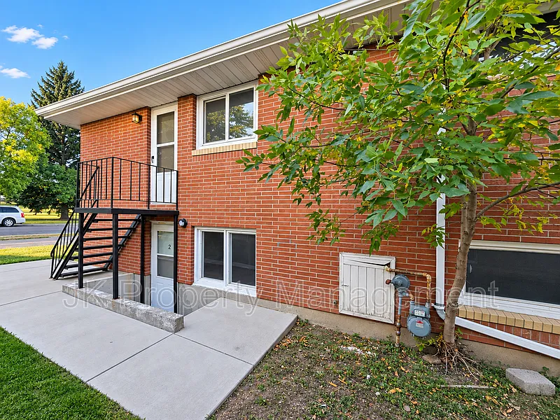 2 bed, 1.0 bath, 925 sqft, $1,195 — Photo 1