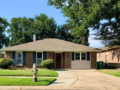 828 Sessions Ln, Kenner, LA, 70065