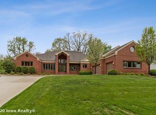 2516 Jordan Grv, West Des Moines, IA 50265