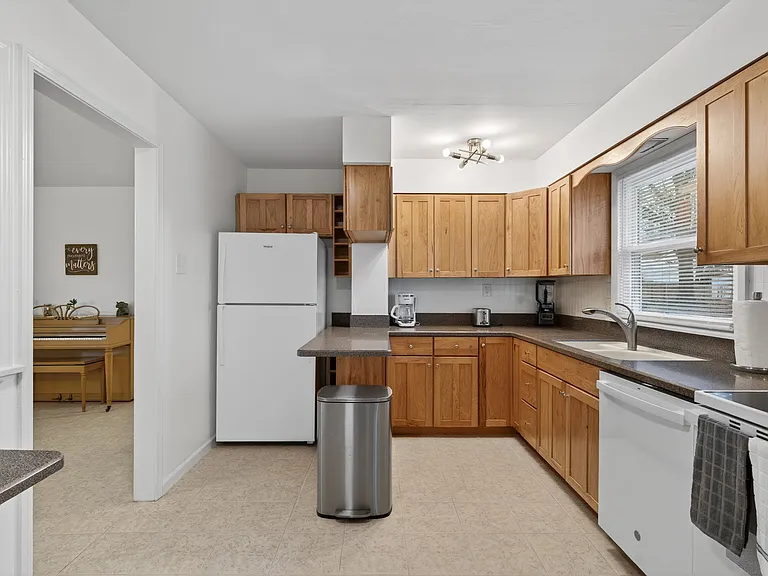444 Rosedale Ter — Photo 17