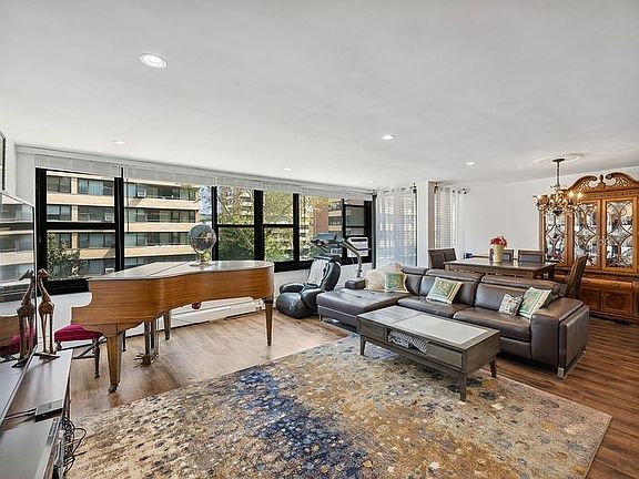 3rd image of 166-10 Powells Cove Blvd Unit 3B