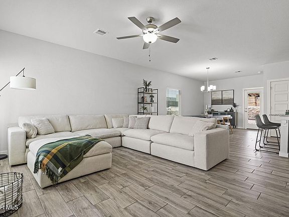 3rd image of 621 Paseo Dulce Ave
