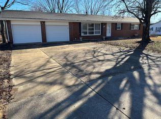 542 Wallace Rd, Farmington, MO 63640