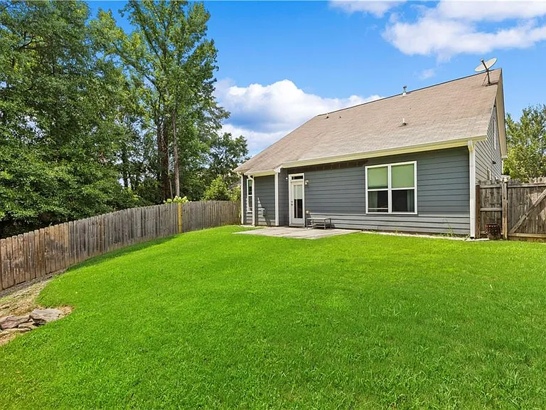 1704 Drew Dr NW — Photo 32