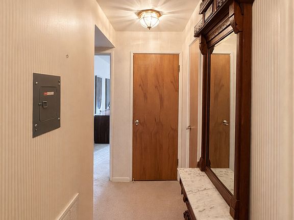 4th image of 9820 S Pulaski Rd APT 122