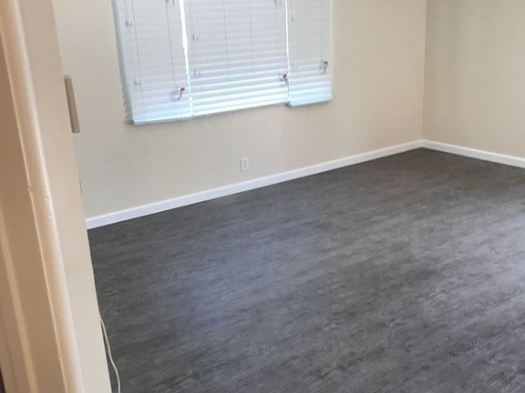 4th image of 115 N Hillcrest Blvd APT 01