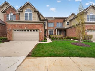 44872 Broadmoor Cir S, Northville, MI 48168