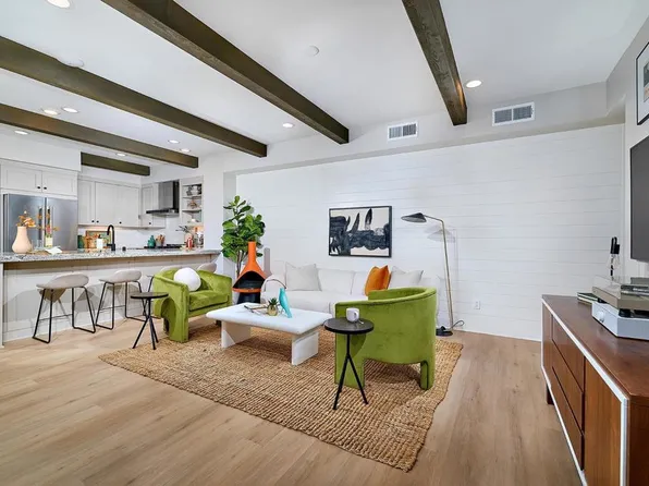 1601 San Remo Pl Unit 101, Encinitas, CA 92024