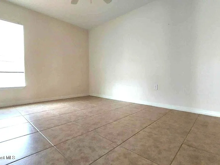 821 Angela Ave #A — Photo 5