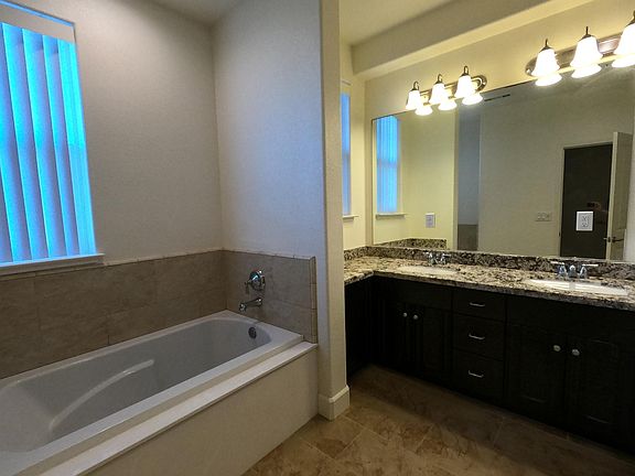 5th image of 15610 Santorini Ln